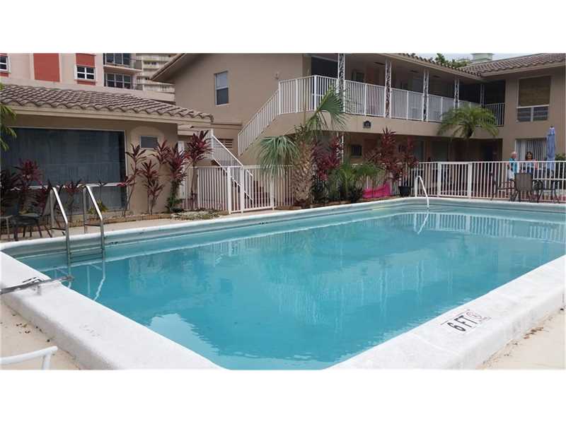 412Sunset Dr, Pompano Beach, FL 33062