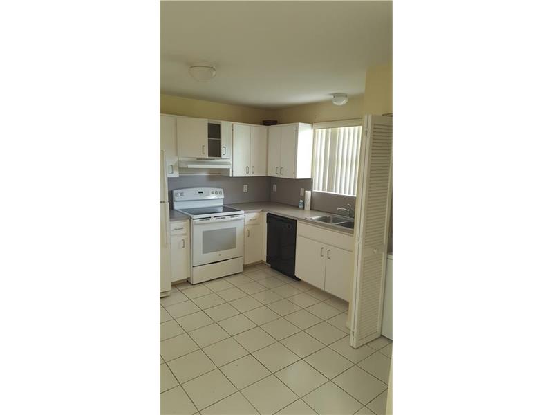3237 Northeast 10 Street, Pompano Beach, FL 33062