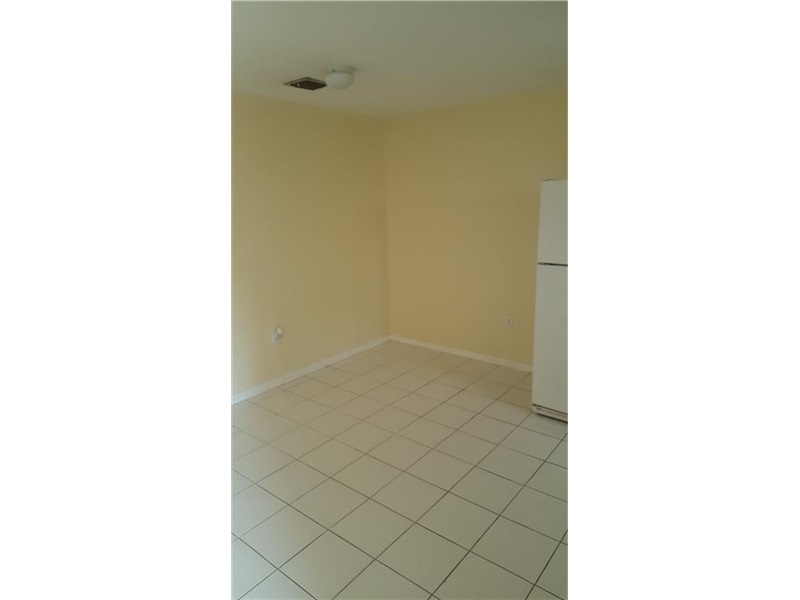 3237 Northeast 10 Street, Pompano Beach, FL 33062