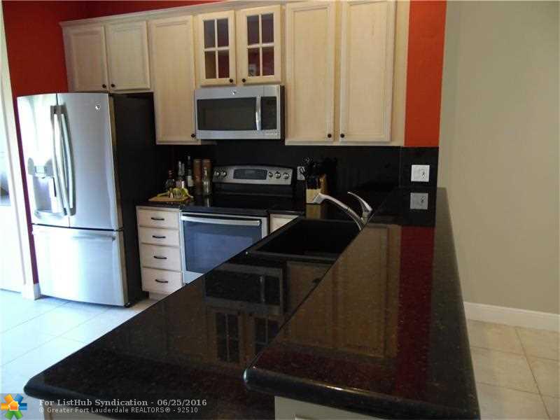 2441 NE 14th Street Cswy 2441, Pompano Beach, FL 33062