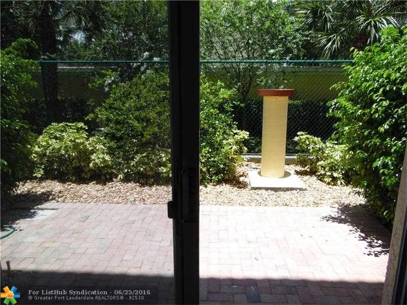 2441 NE 14th Street Cswy 2441, Pompano Beach, FL 33062
