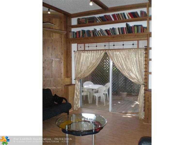 3318 SE 2nd St 3318, Pompano Beach, FL 33062