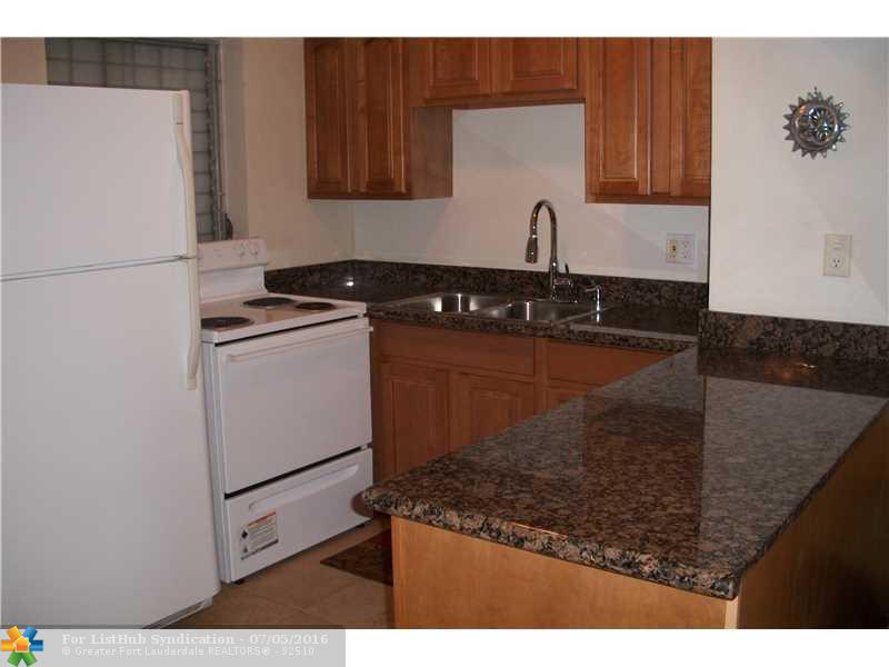 1043 Hillsboro Mile 19C, Hillsboro Beach, FL 33062