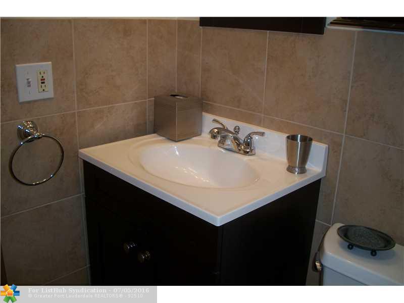 1043 Hillsboro Mile 19C, Hillsboro Beach, FL 33062