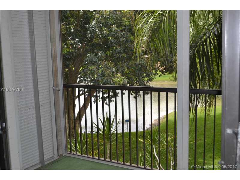 5725Coral Lake Dr, Margate, FL 33063