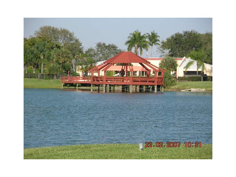5623 Coral Lake Dr, Margate, FL 33063