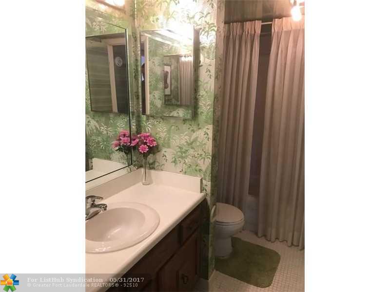 5727 Coral Lake Dr 3, Margate, FL 33063