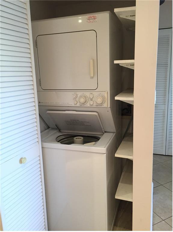 151 W Laurel Drive 1001, Margate, FL 33063