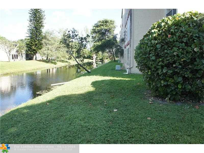 1025 Country Club Dr 403, Margate, FL 33063