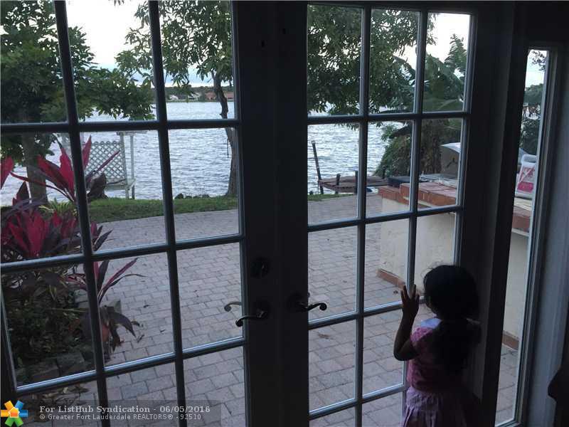 6801 Bayfront Cir, Margate, FL 33063