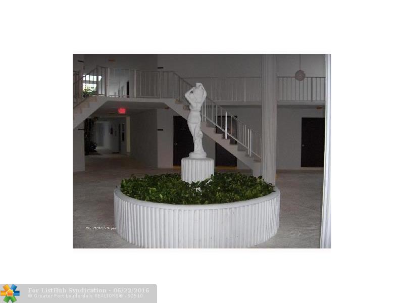 6501 WINFIELD BL A-37, Margate, FL 33063