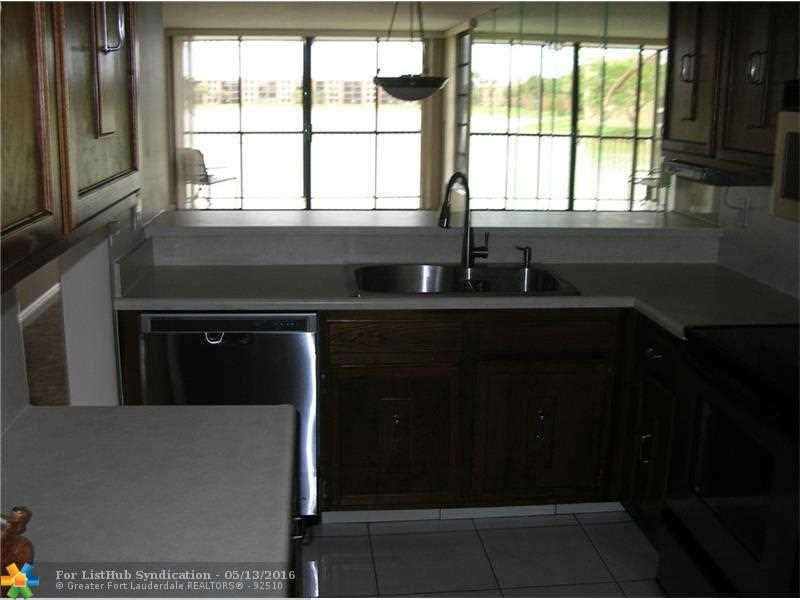 5813 S Coral Lake Dr 201, Margate, FL 33063