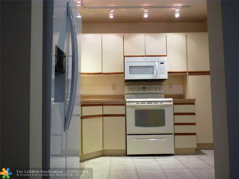 3733 Cocoplum Cir 3733, Coconut Creek, FL 33063