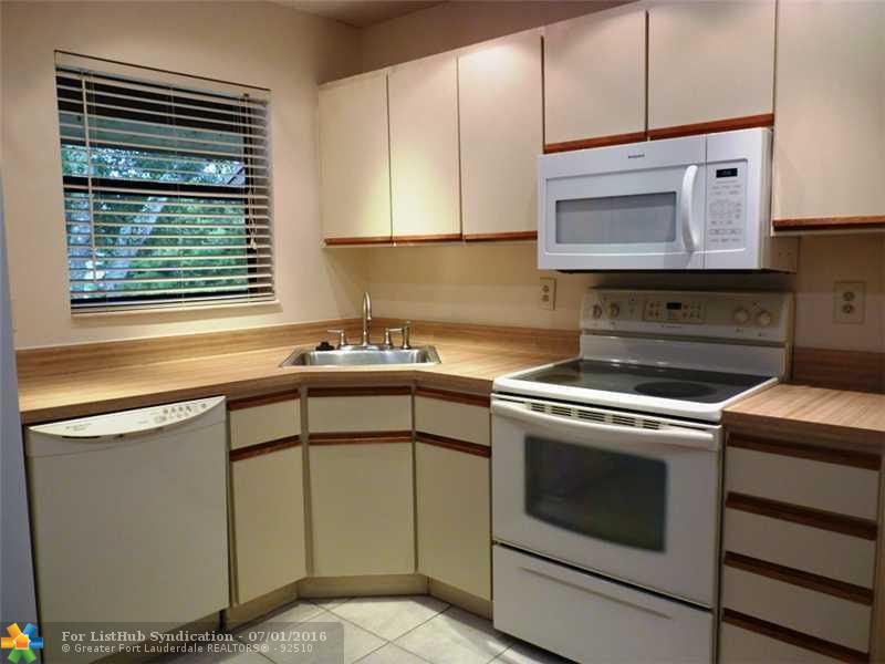 3733 Cocoplum Cir 3733, Coconut Creek, FL 33063