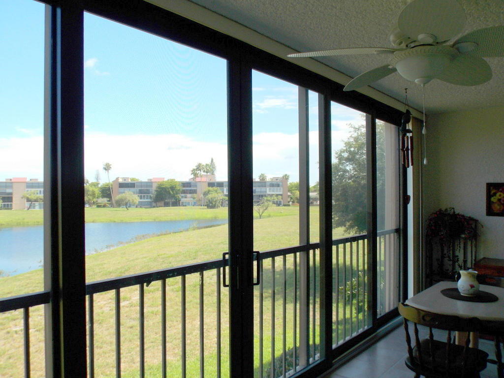 7220 Lake Circle Dr #201, Margate, FL 33063