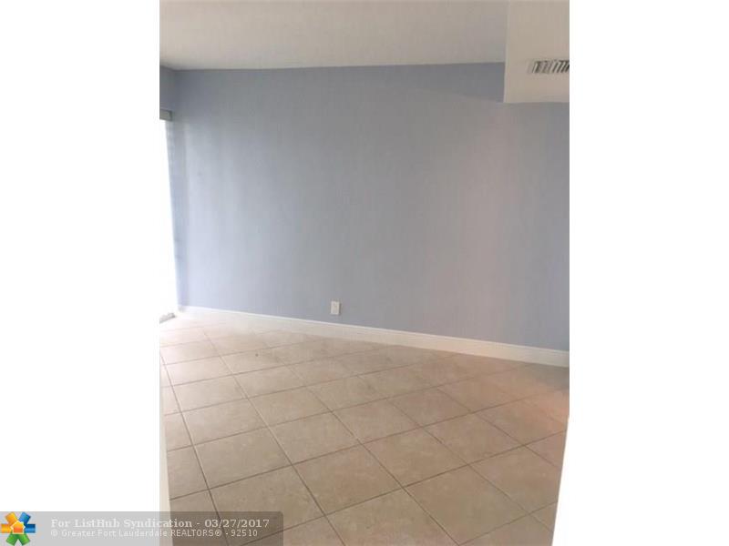 2755 NE 28 C-3, Lighthouse Point, FL 33064