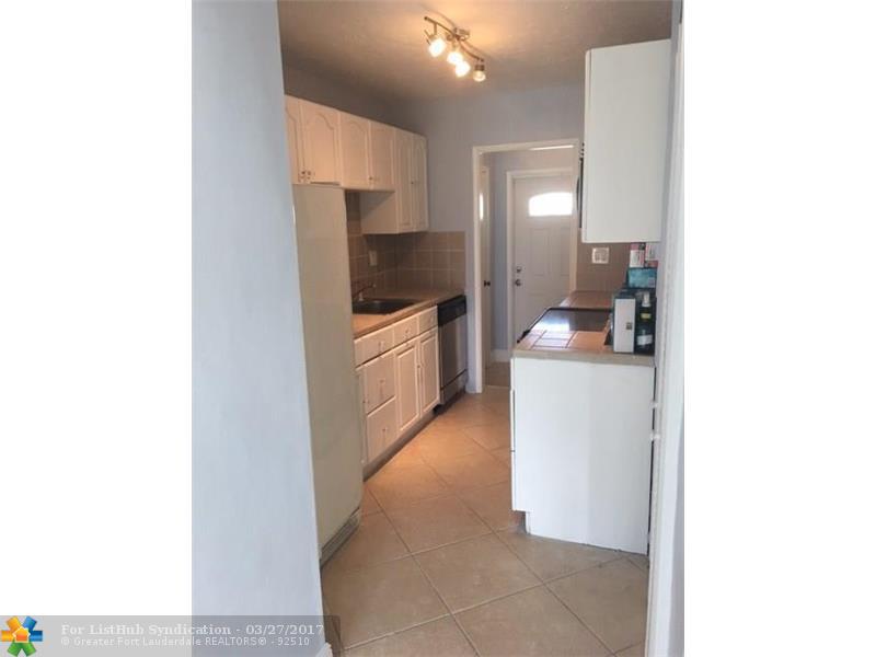 2755 NE 28 C-3, Lighthouse Point, FL 33064