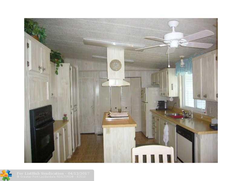 5233 NW 4th Ave, Pompano Beach, FL 33064