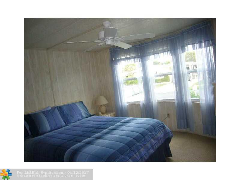 5233 NW 4th Ave, Pompano Beach, FL 33064