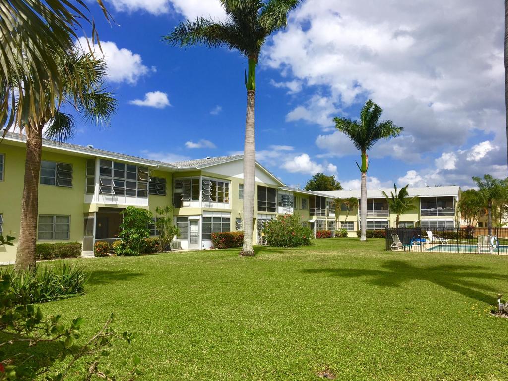 960 Crystal Lake Drive, Deerfield Beach, FL 33064