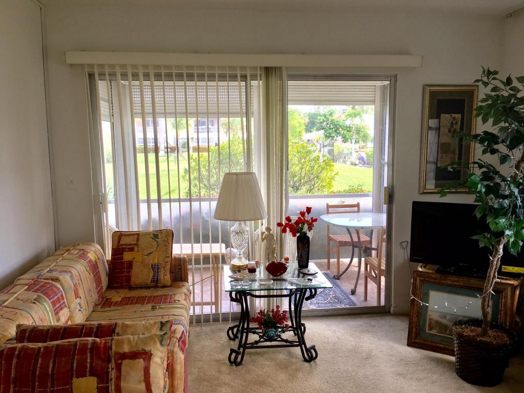 960 Crystal Lake Drive, Deerfield Beach, FL 33064