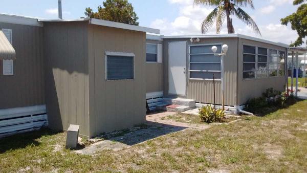 Country Knolls Mobile Home Park4904 NW 3 AVEDeerfield Beach, FL 33064
