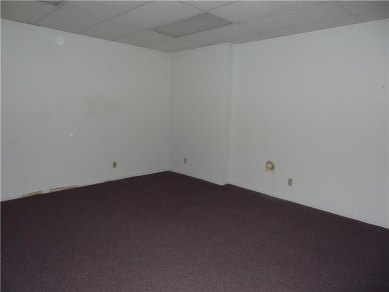 600 Northwest 44th St, Oakland Park, FL 33064