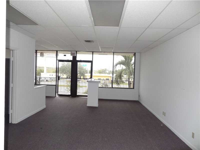 600 Northwest 44th St, Oakland Park, FL 33064