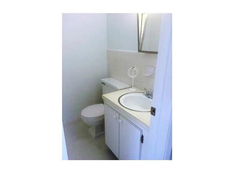 2050 Northeast 39th St, Lighthouse Point, FL 33064