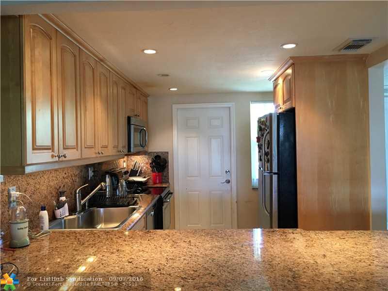 3180 NE 48th Ct 213, Lighthouse Point, FL 33064