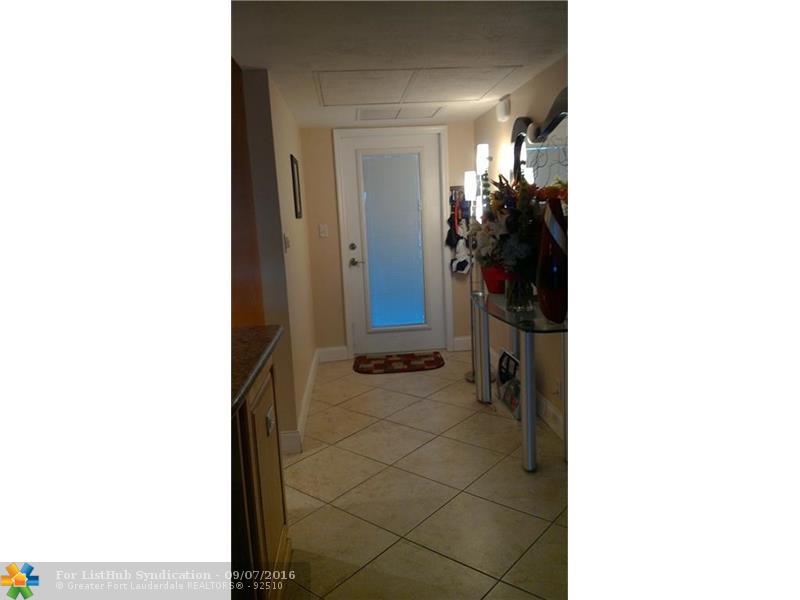 3180 NE 48th Ct 213, Lighthouse Point, FL 33064