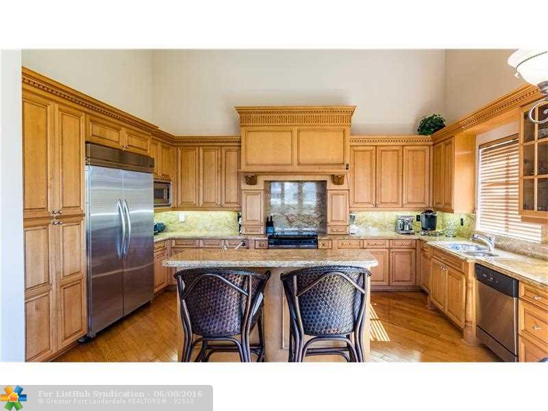 2736 NE 29th St, Lighthouse Point, FL 33064