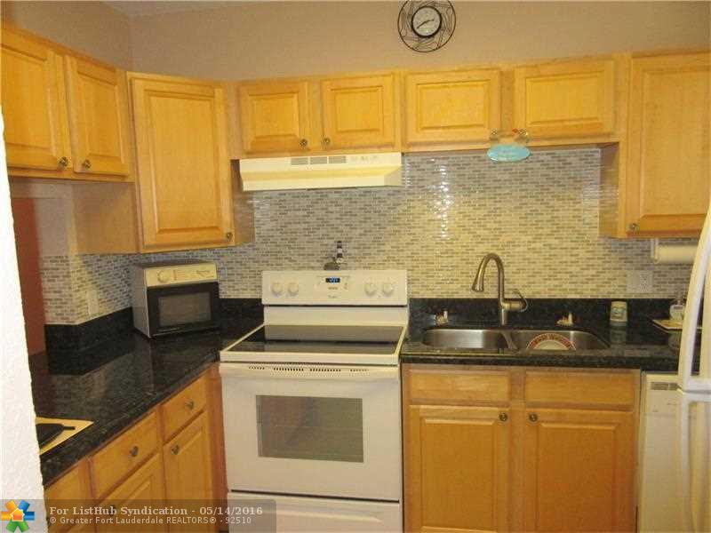 1951 NE 39th St 154, Lighthouse Point, FL 33064