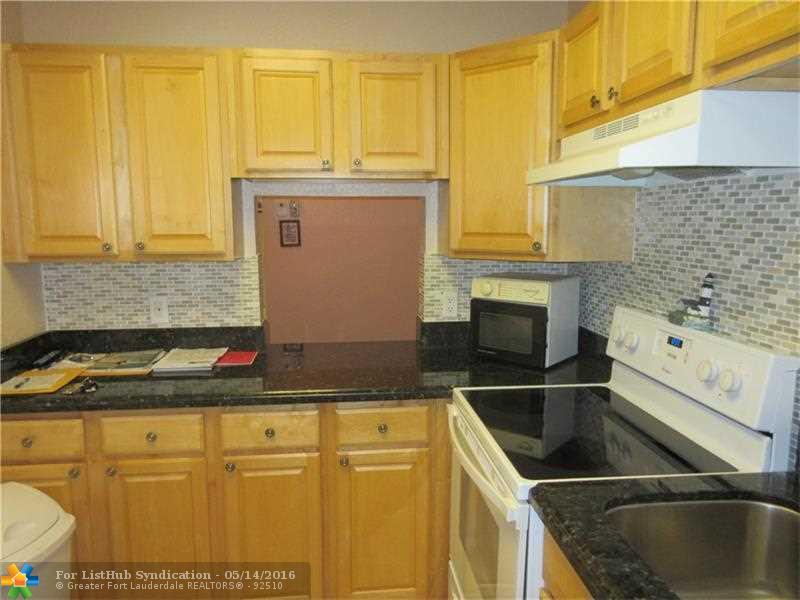 1951 NE 39th St 154, Lighthouse Point, FL 33064