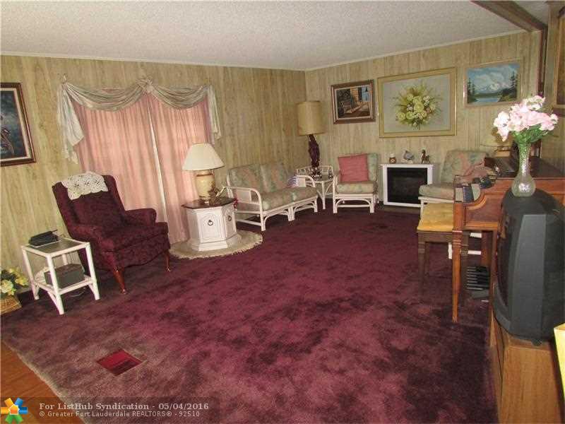 221 NW 52nd Ct, Pompano Beach, FL 33064