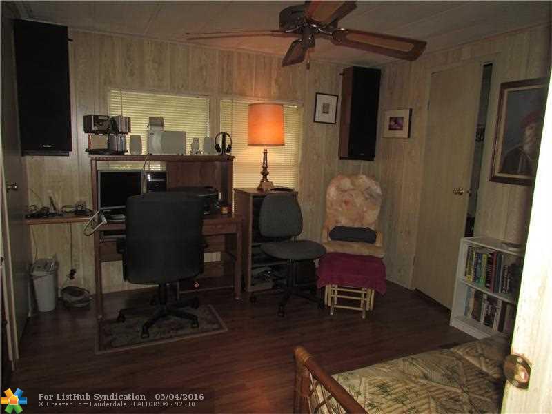 221 NW 52nd Ct, Pompano Beach, FL 33064