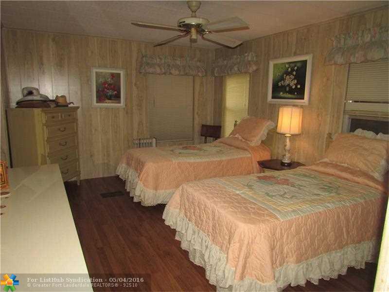 221 NW 52nd Ct, Pompano Beach, FL 33064