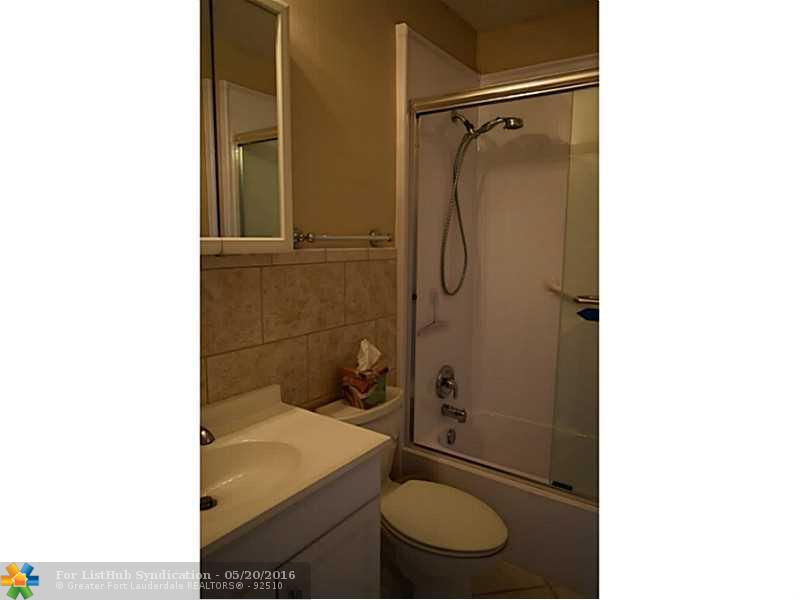 2100 NE 38th St 209, Lighthouse Point, FL 33064