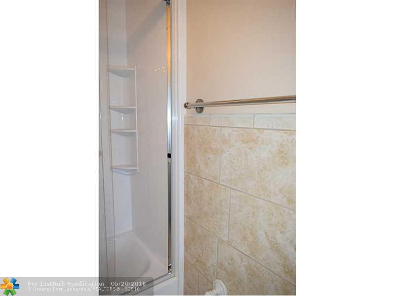 2100 NE 38th St 209, Lighthouse Point, FL 33064