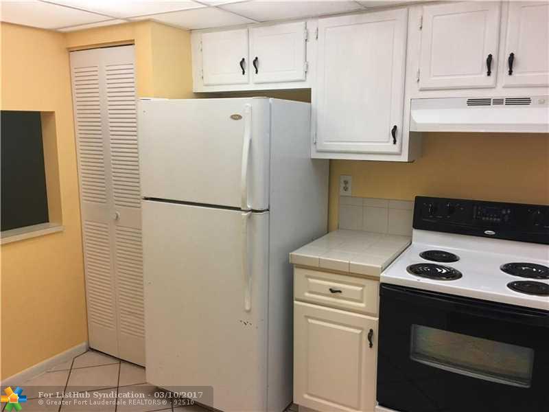 3039 Riverside Dr, Coral Springs, FL 33065