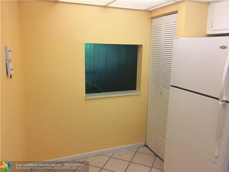 3039 Riverside Dr, Coral Springs, FL 33065