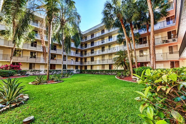 3123 Riverside Dr. #A304, Coral Springs, FL 33065