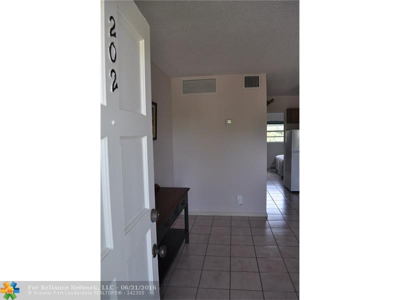 4140 Woodside Dr 202, Coral Springs, FL 33065