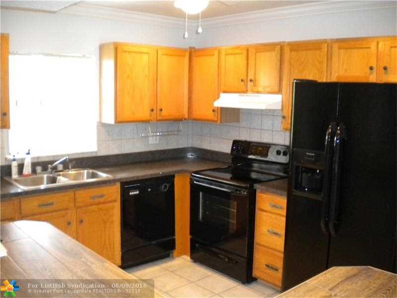 3361 NW 85th Ave 304, Coral Springs, FL 33065