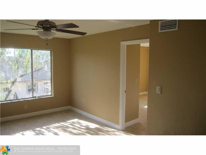 3276 NW 103rd Ter, Coral Springs, FL 33065