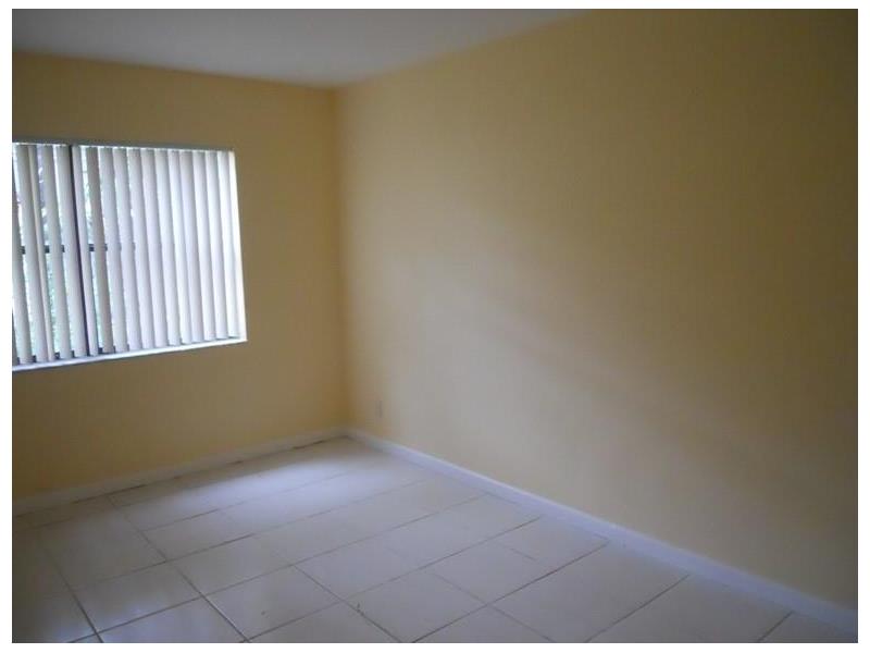 11574 Northwest 42nd St, Coral Springs, FL 33065