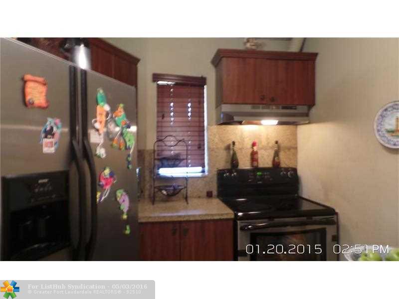 9000 NW 28th Dr 1-304, Coral Springs, FL 33065