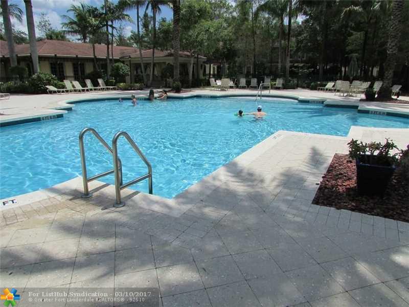6624 W Sample Rd 6624, Coral Springs, FL 33067