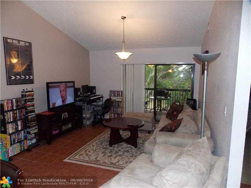 5721 Riverside Dr 306B, Coral Springs, FL 33067