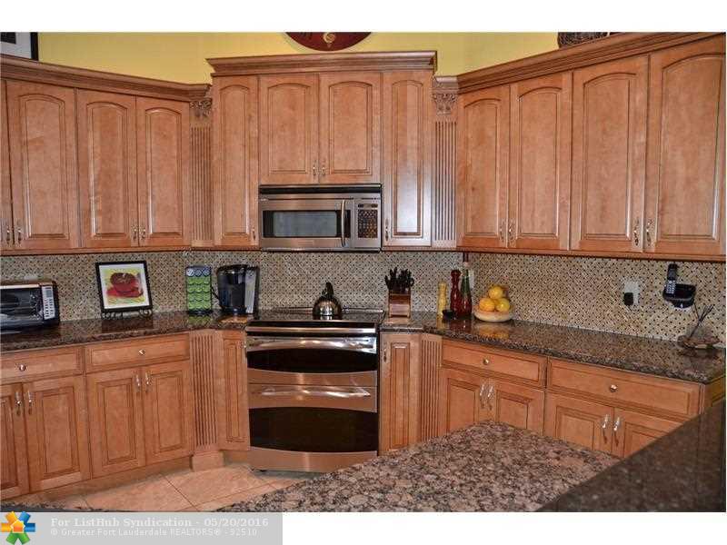 4323 NW 65th Ter, Coral Springs, FL 33067